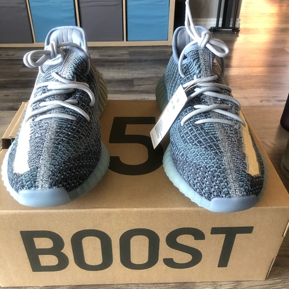 Adidas Yeezy Boost 350 V2 Ash Blue - Picture 3 of 9